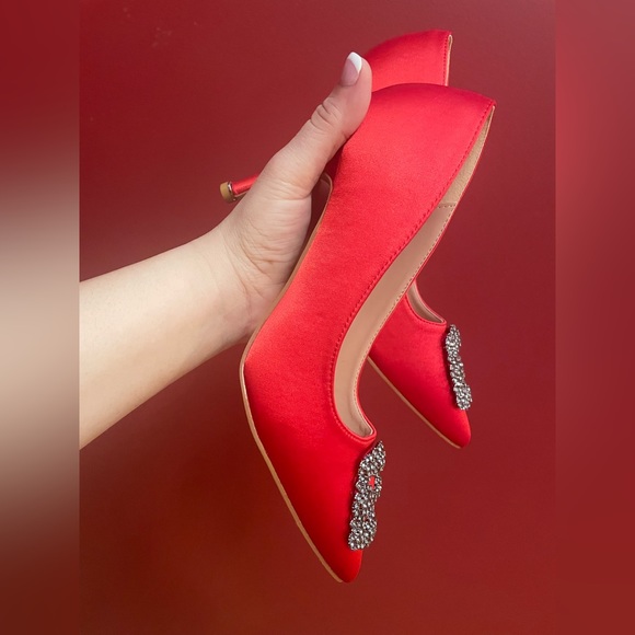Red pumps satin with rhinestones size 8 Kate Middleton stiletto - Picture 2 of 5